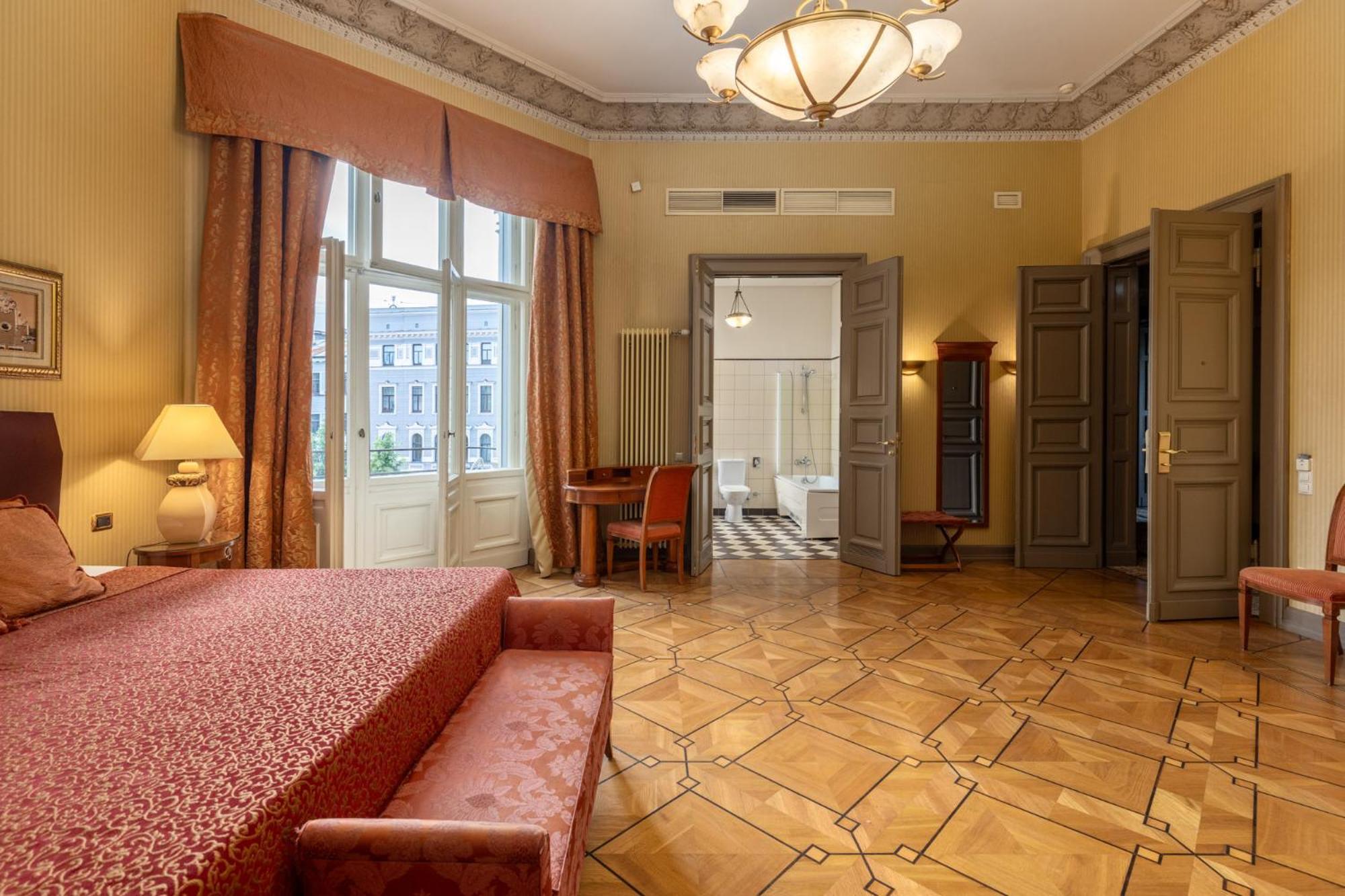 The Benjamin House Hotel Рига Стая снимка