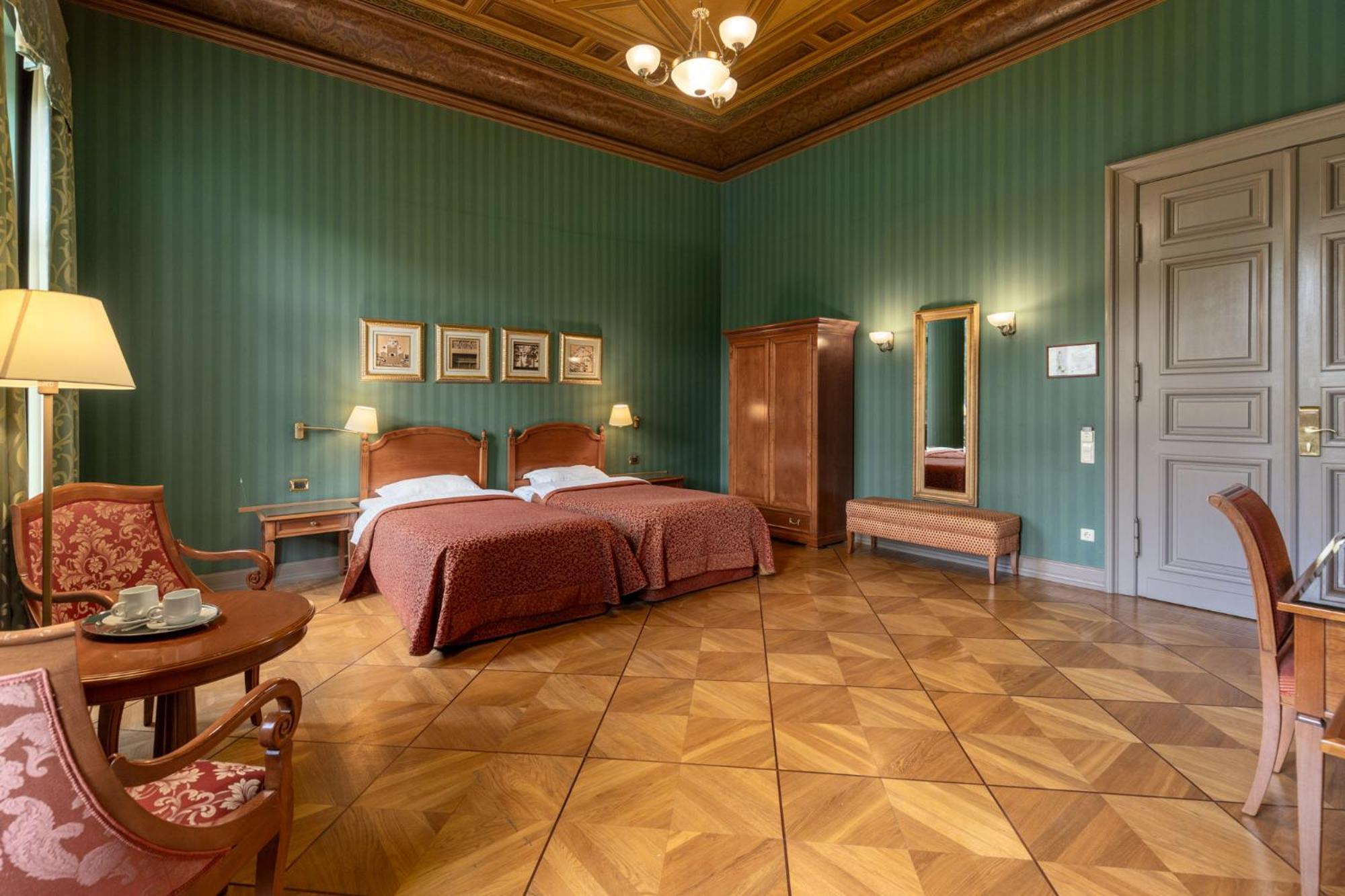 The Benjamin House Hotel Рига Стая снимка