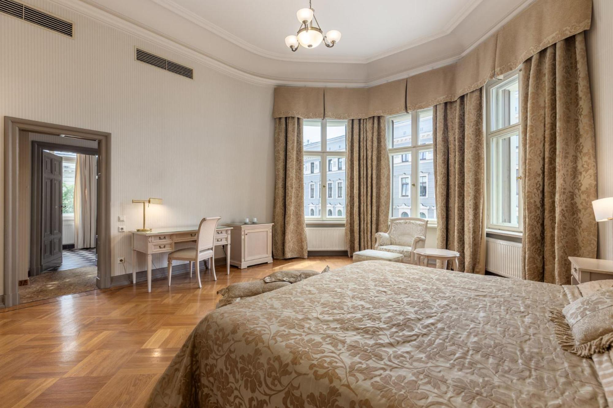 The Benjamin House Hotel Рига Стая снимка